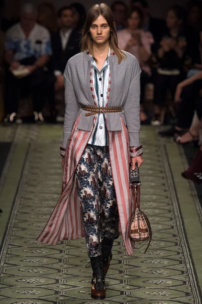 Look 30